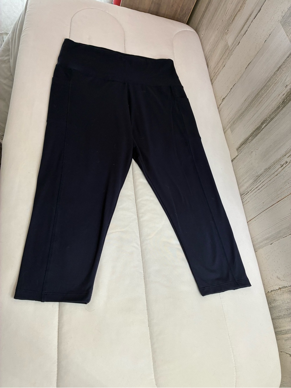 Women's navy Capri Leggings with High Waist Womenâs Sz L/XL